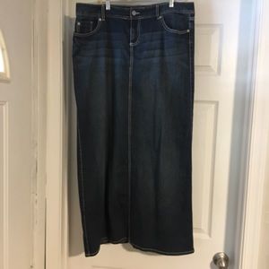 Maurice’s Long Denim Skirt Size 13/14